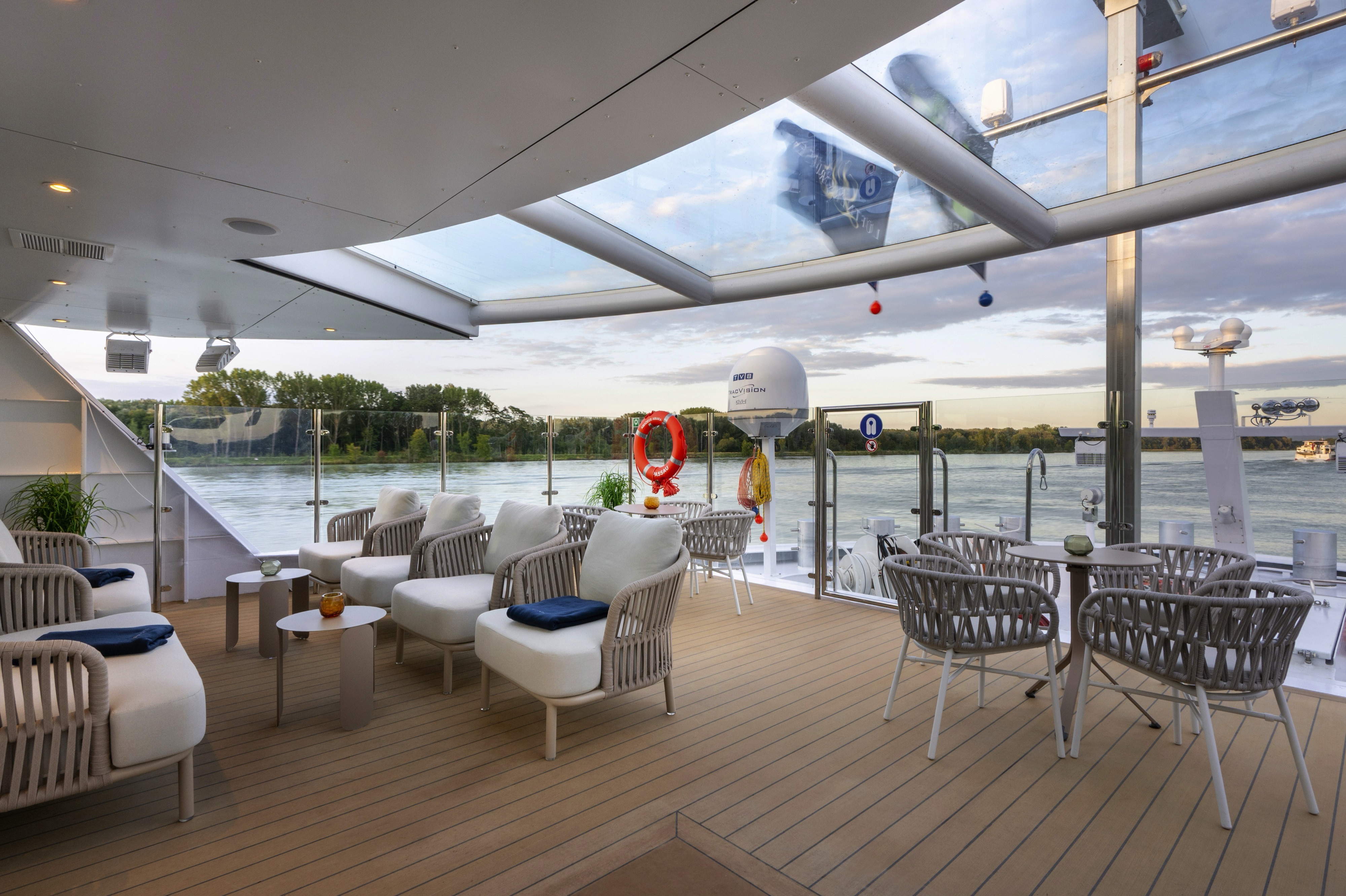 AMADEUS Amara 6