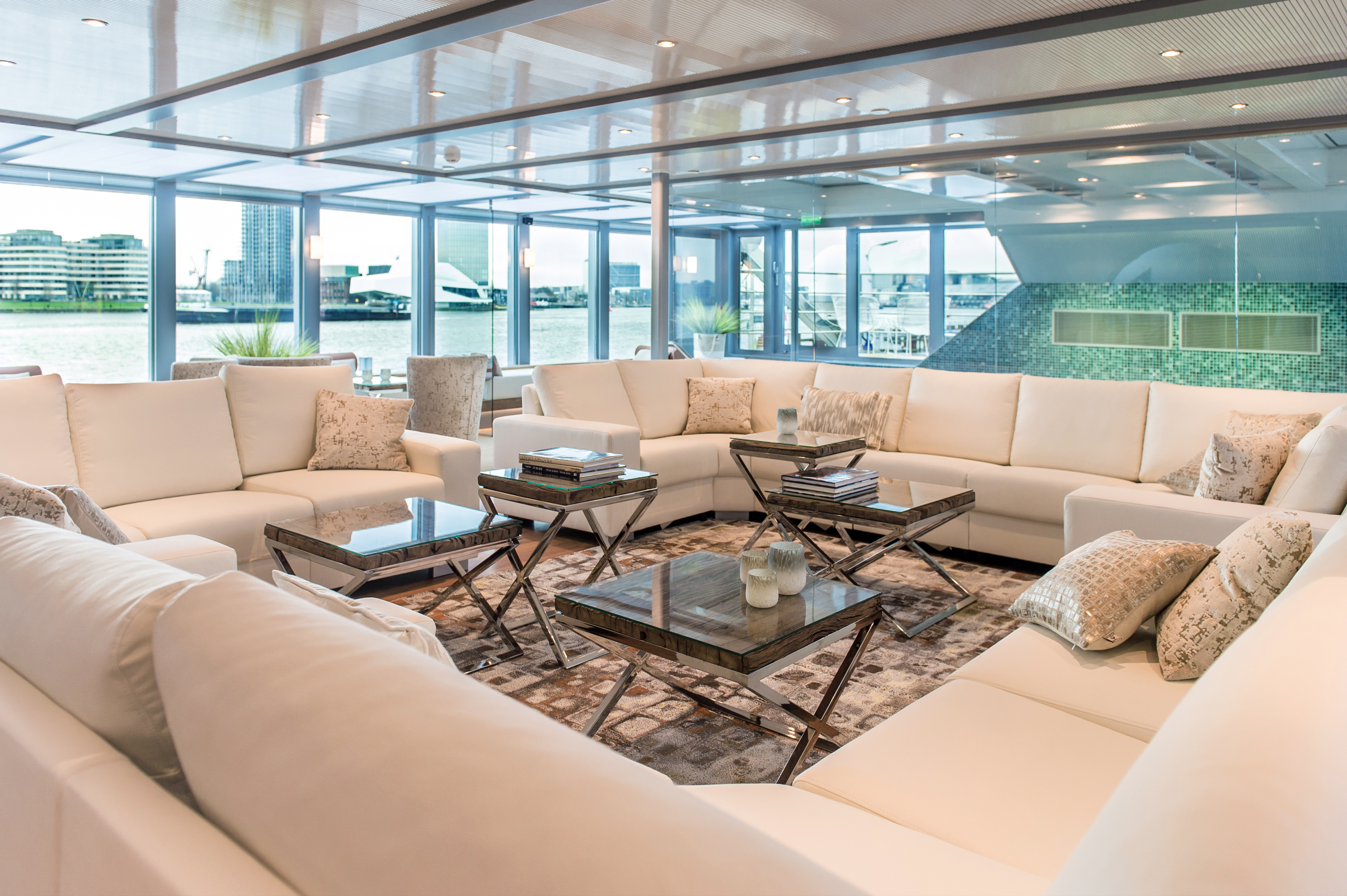 AMADEUS Queen 7