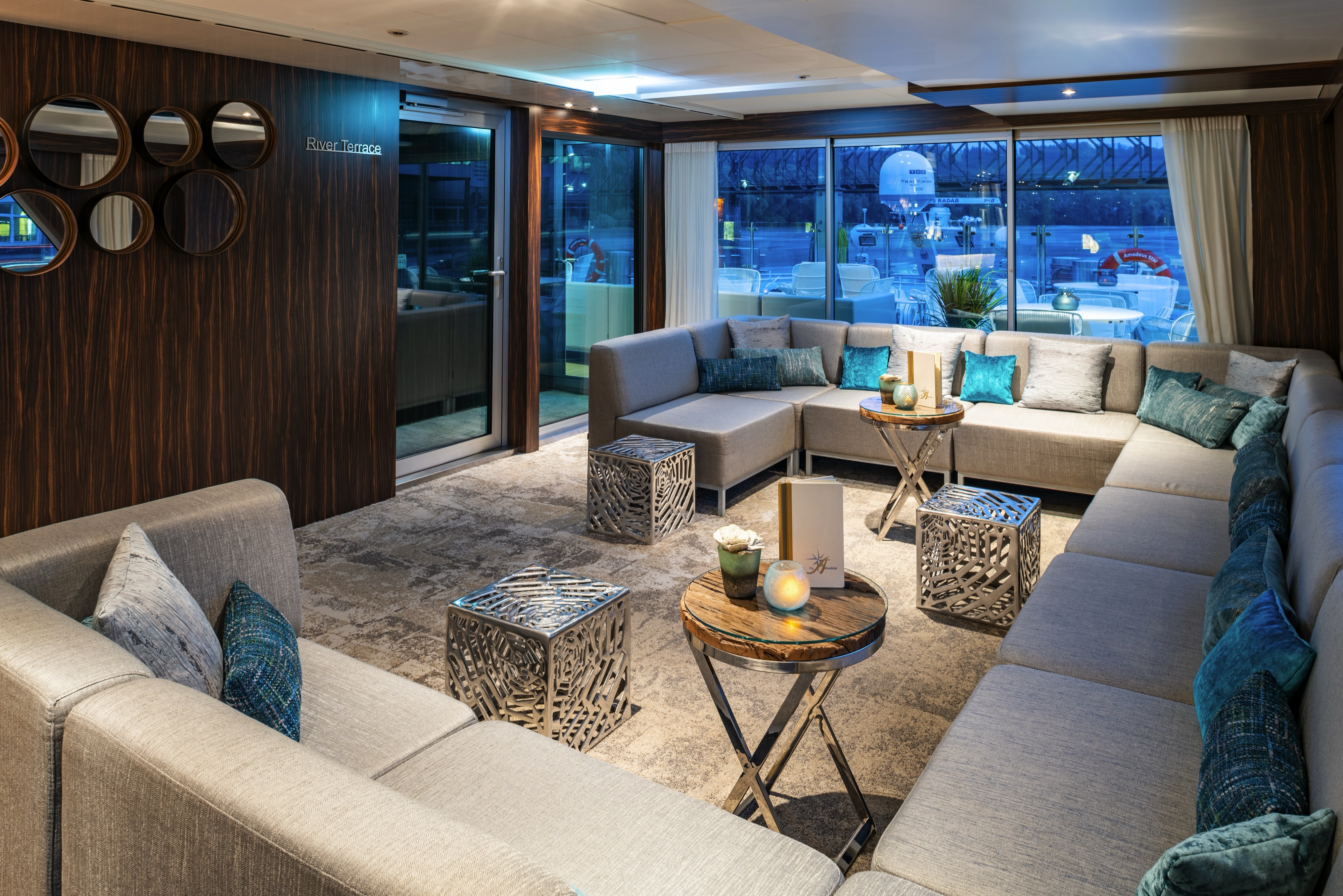 AMADEUS Star 9