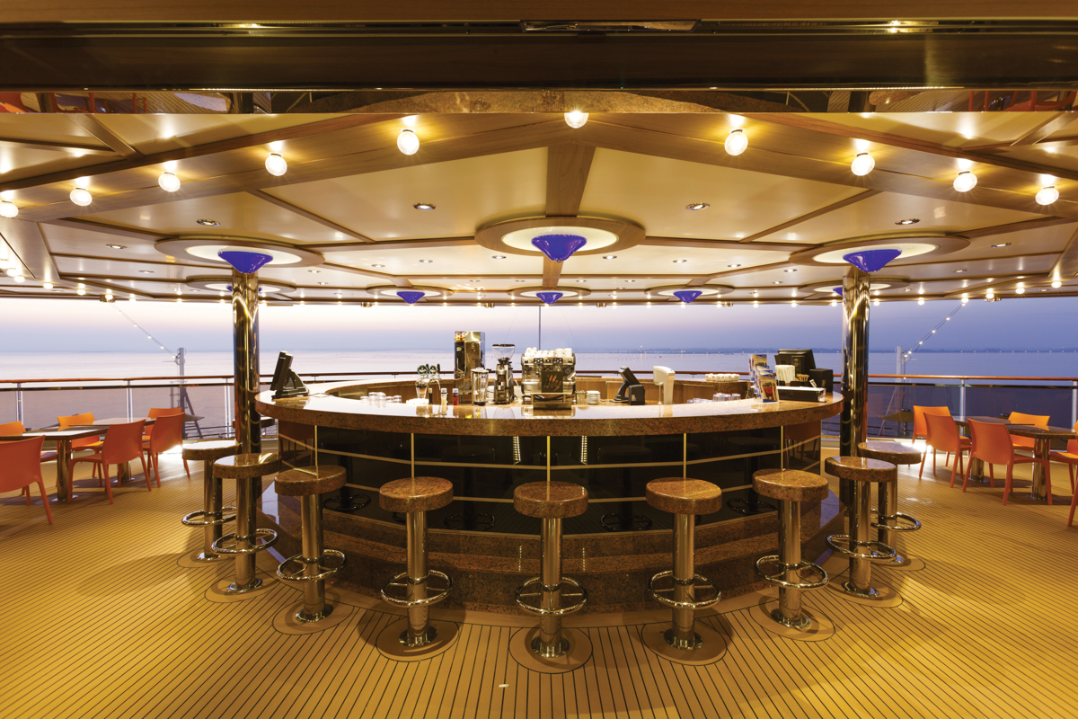 Costa Diadema 9