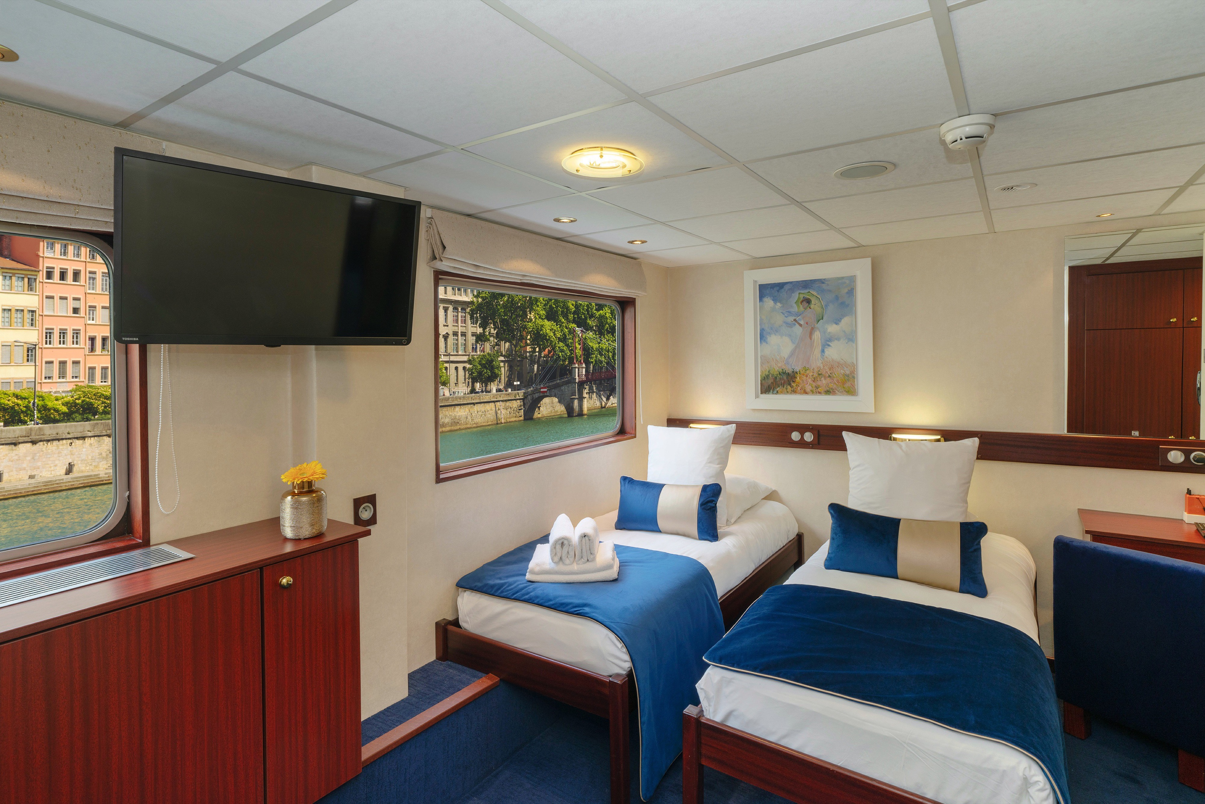 MS Mistral 15