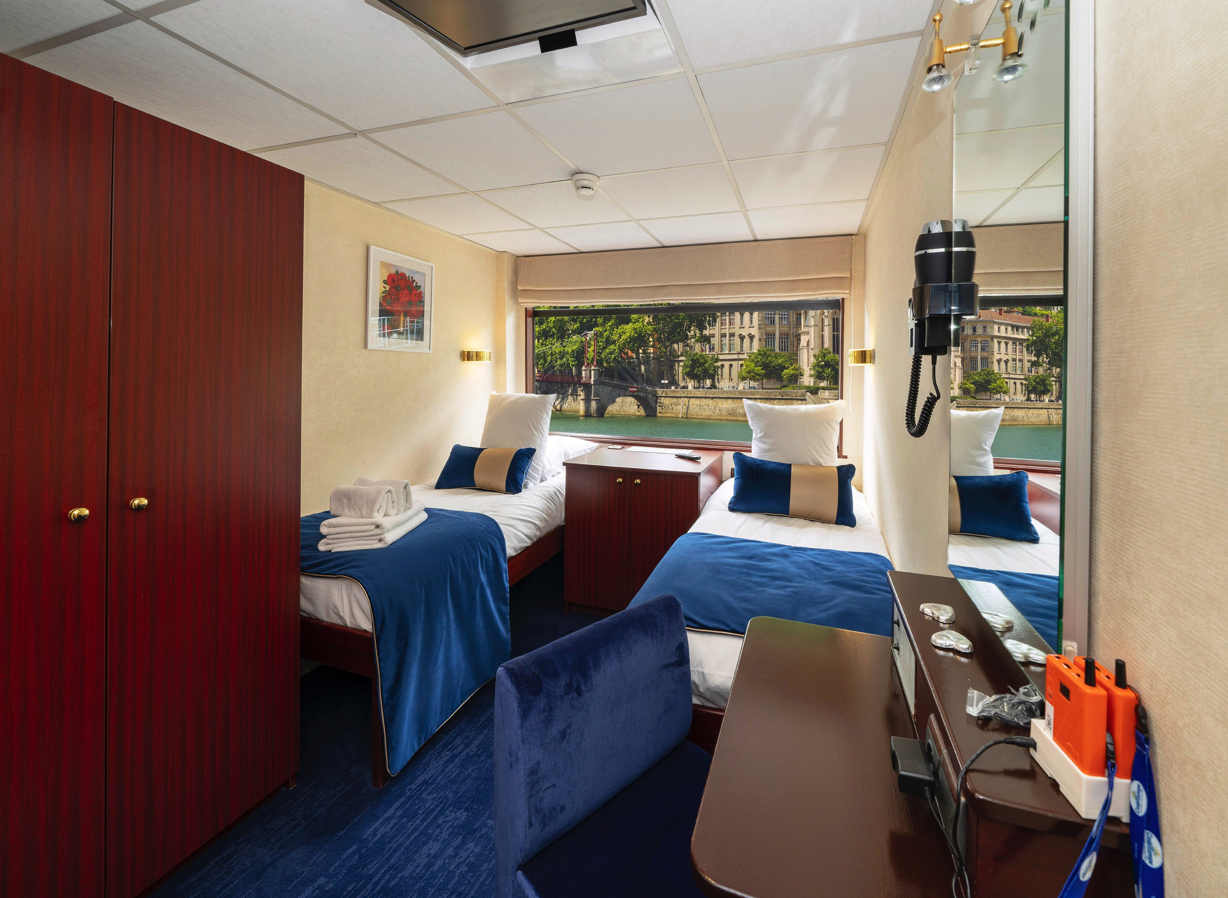 MS Mistral 11
