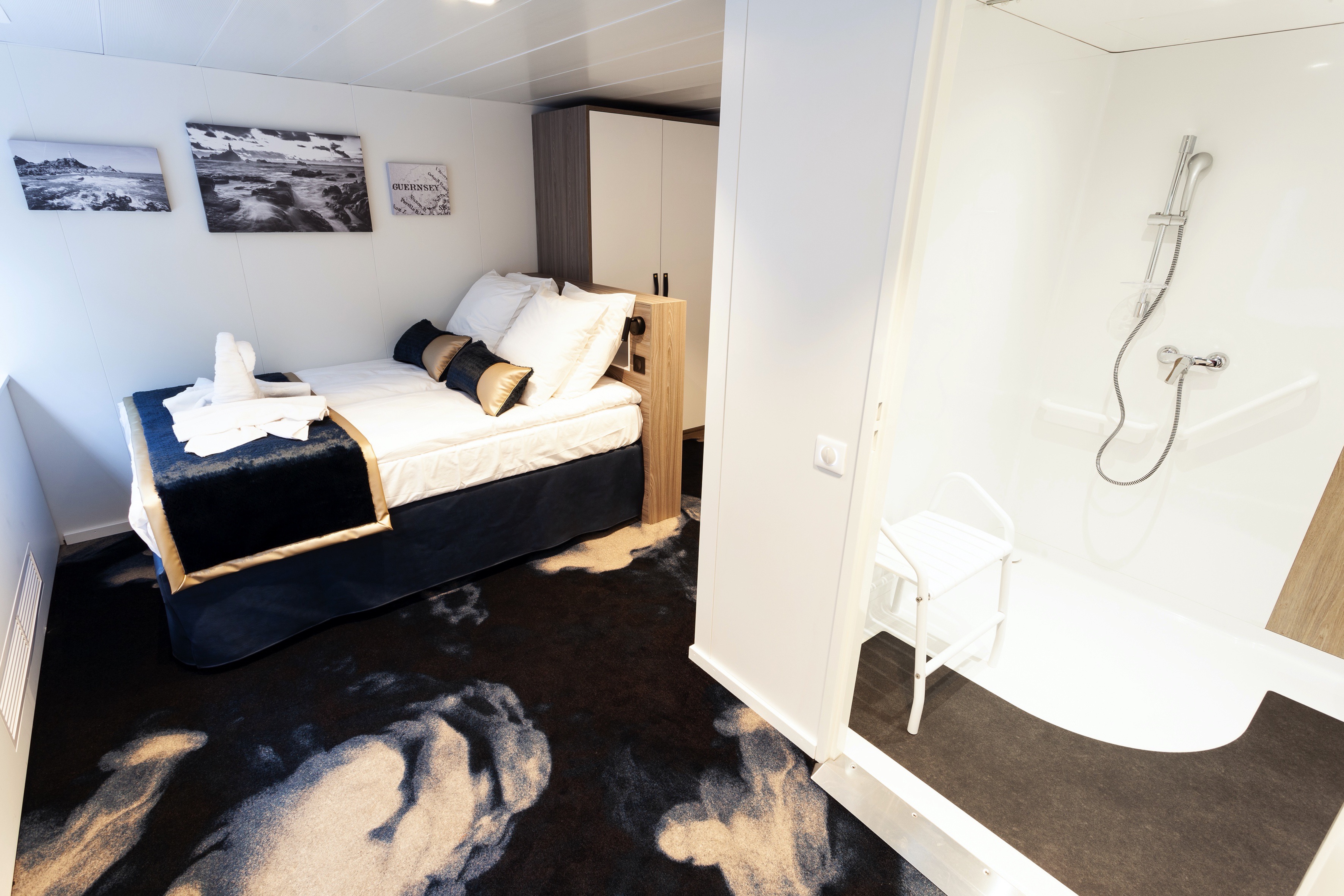 MS Victor Hugo 16