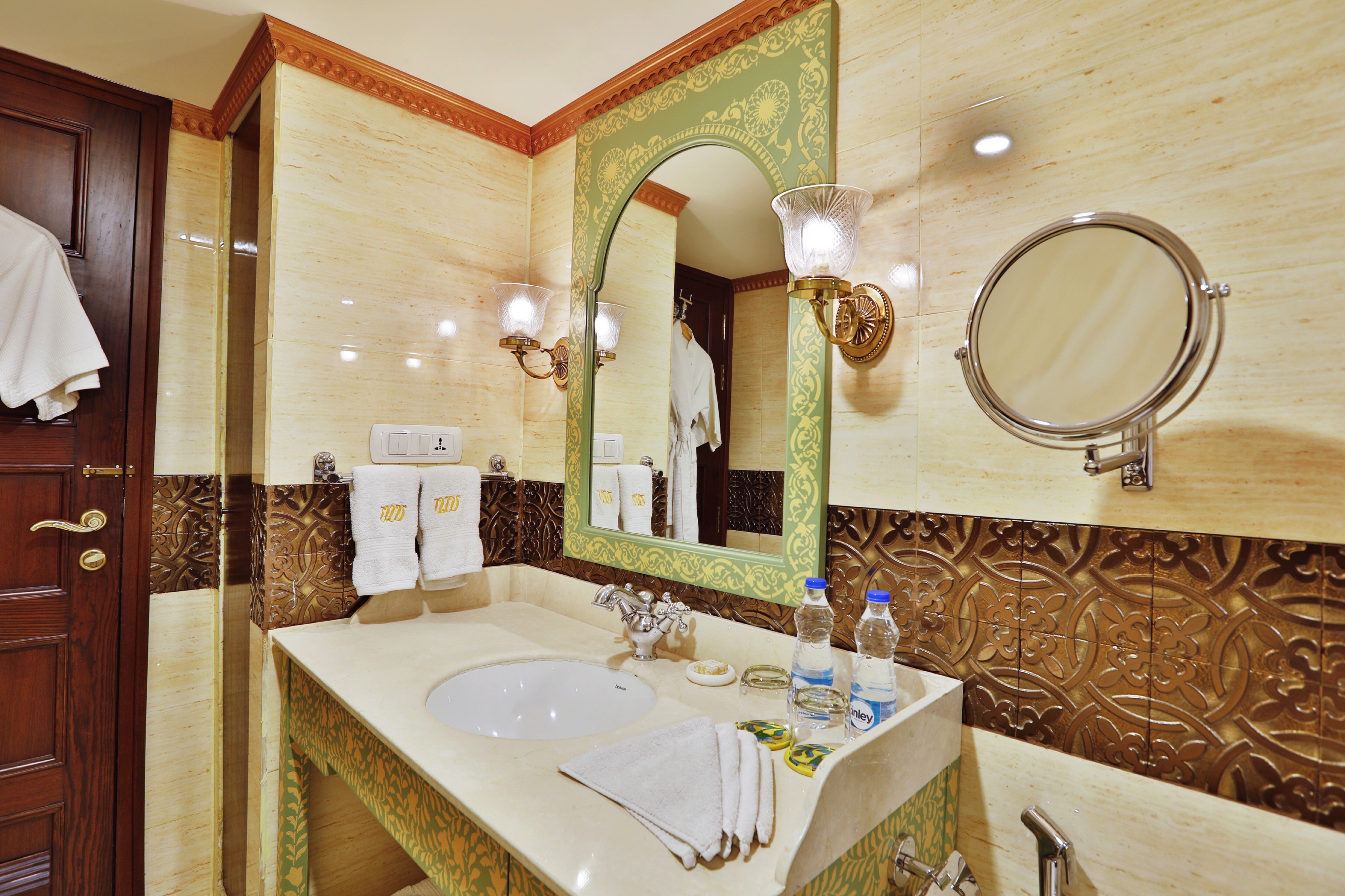 RV Ganges Voyager 31
