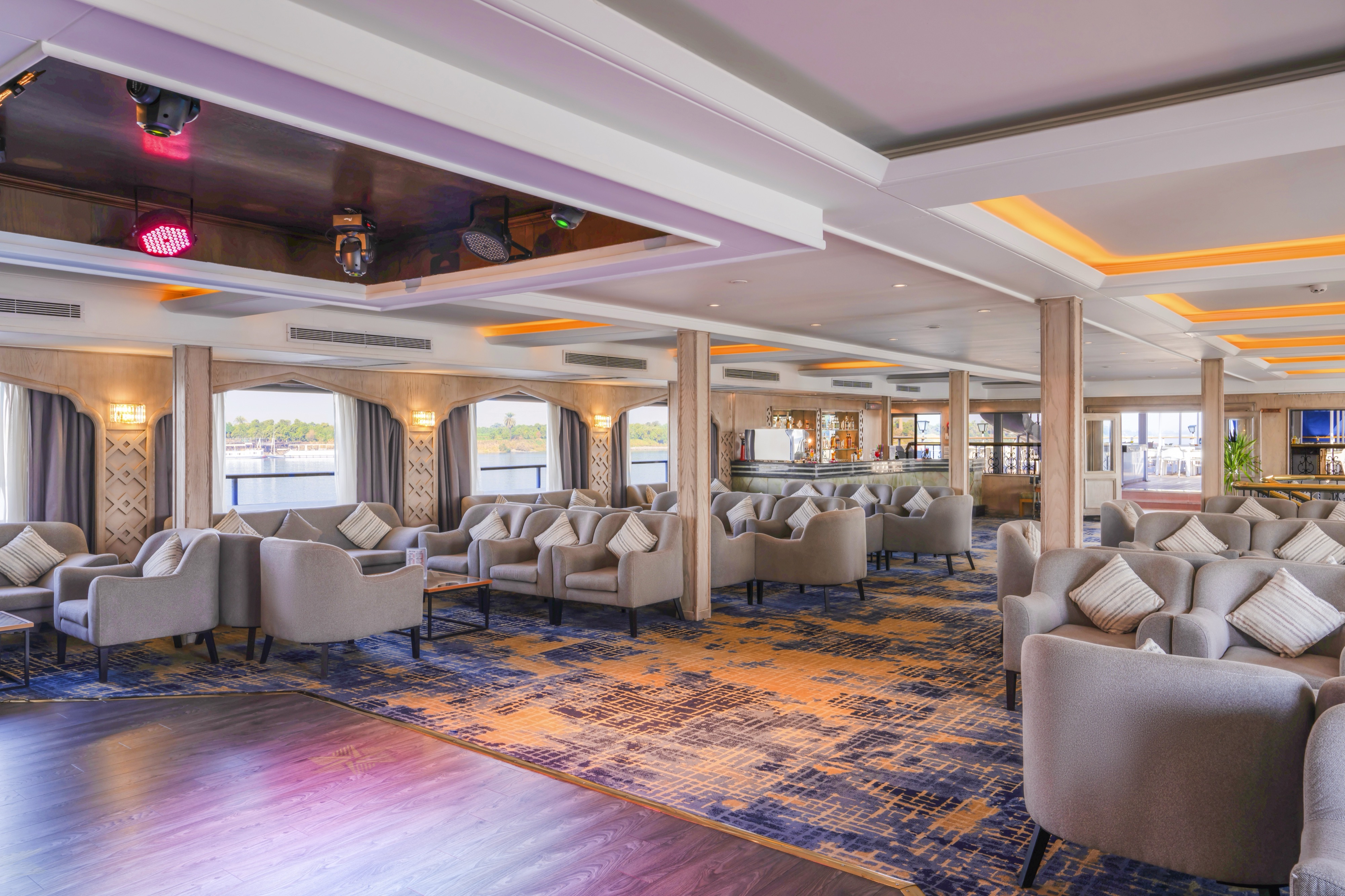 RV Star of Luxor 6
