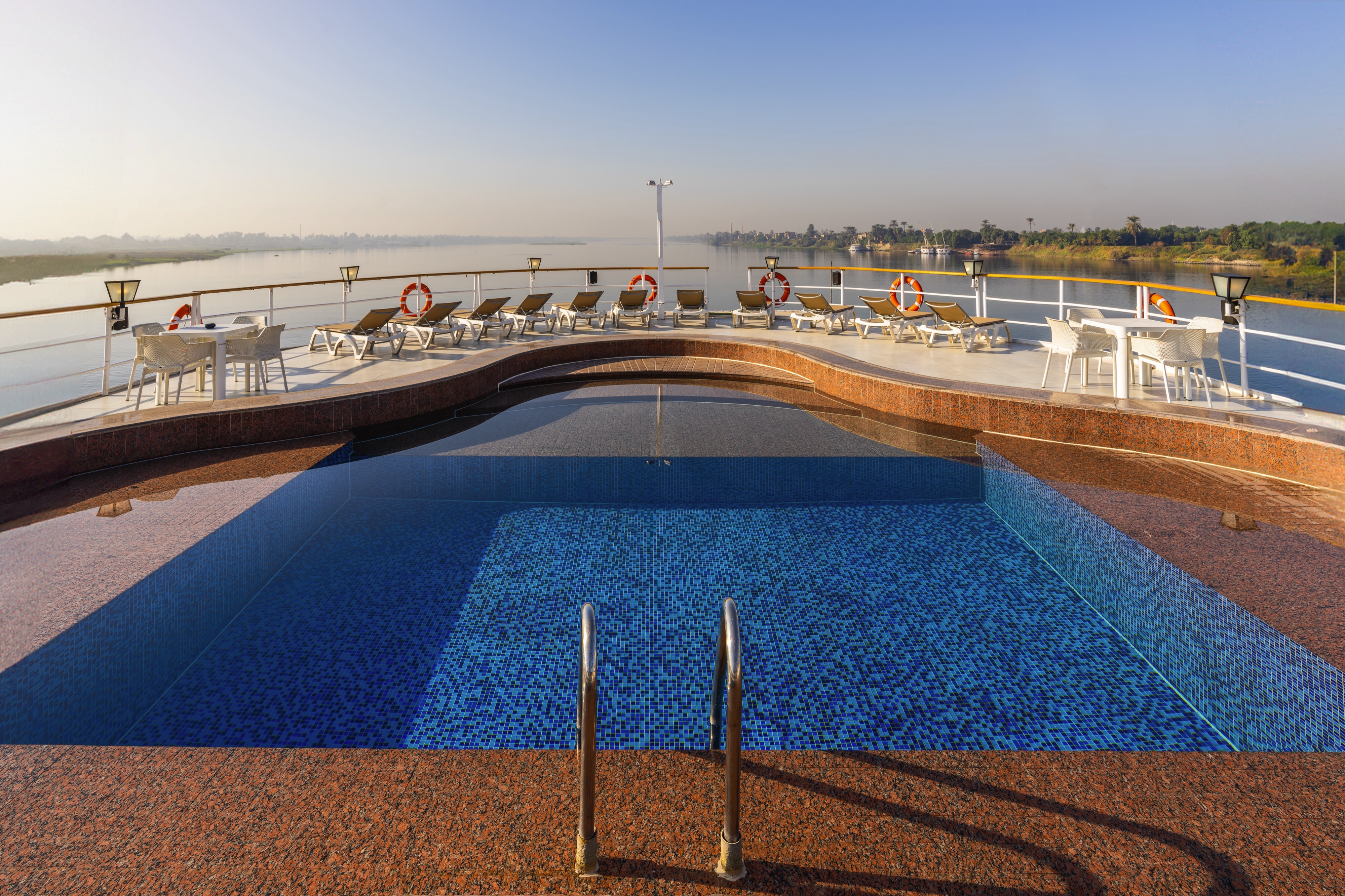RV Star of Luxor 2