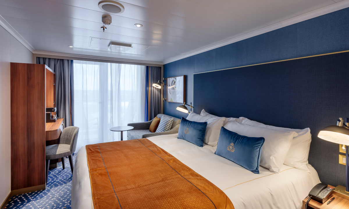 Queen Anne 44