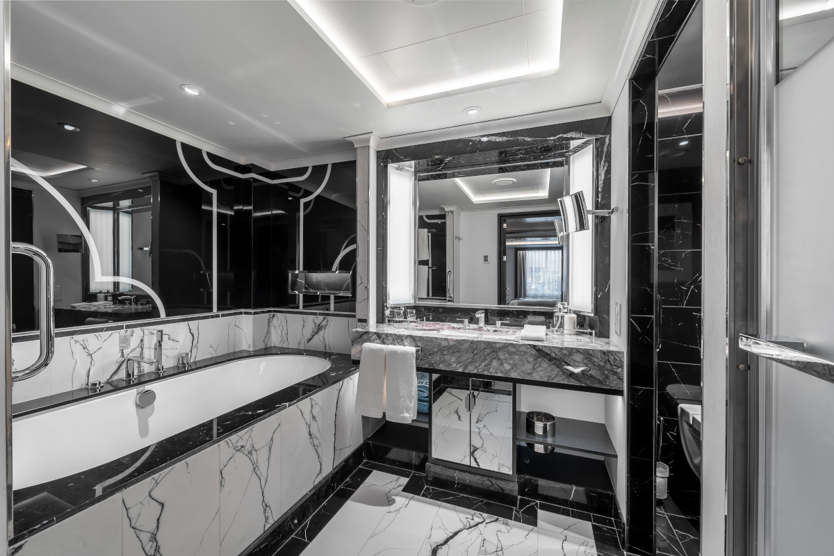 Queen Anne 71