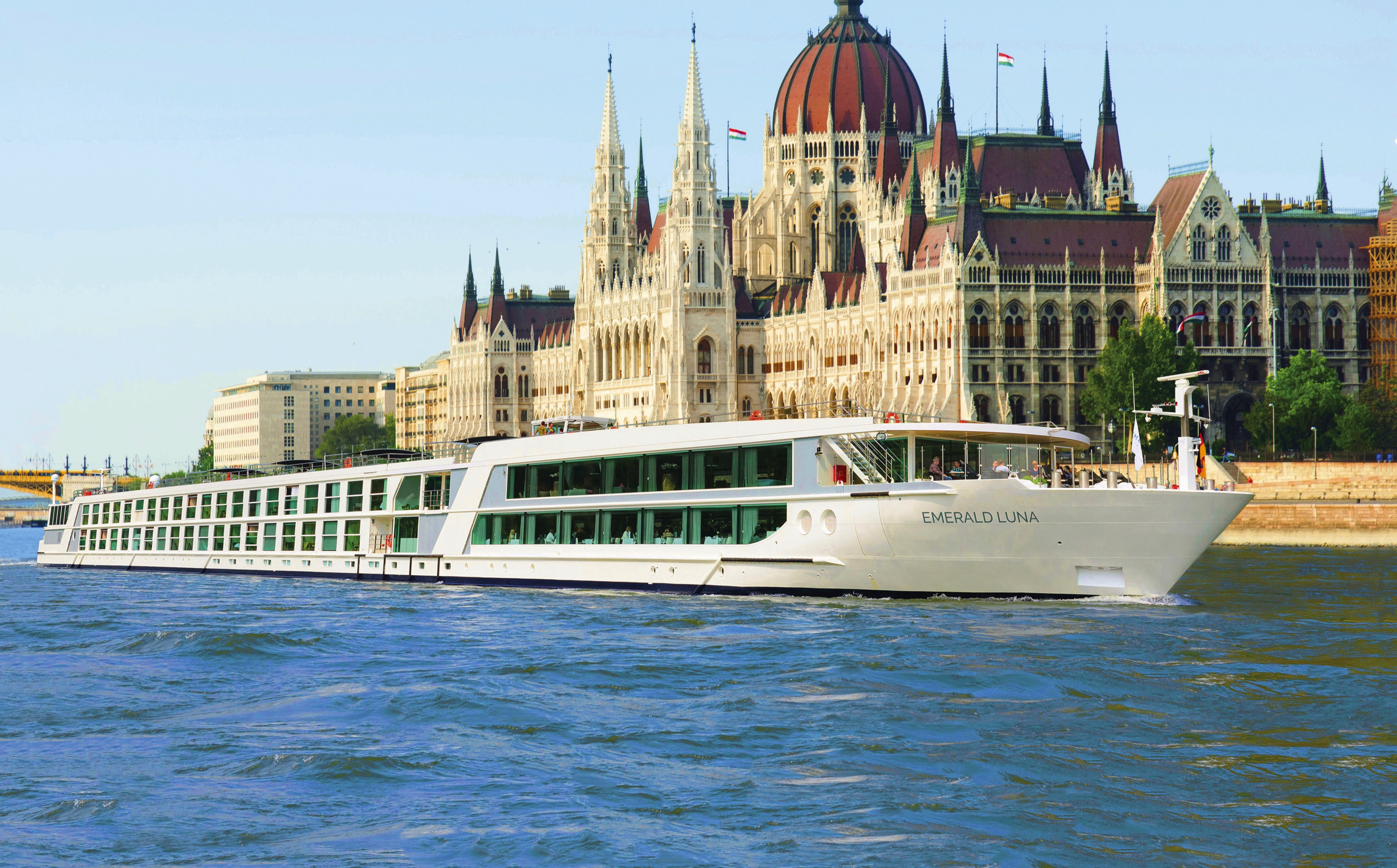 Emerald Luna 1