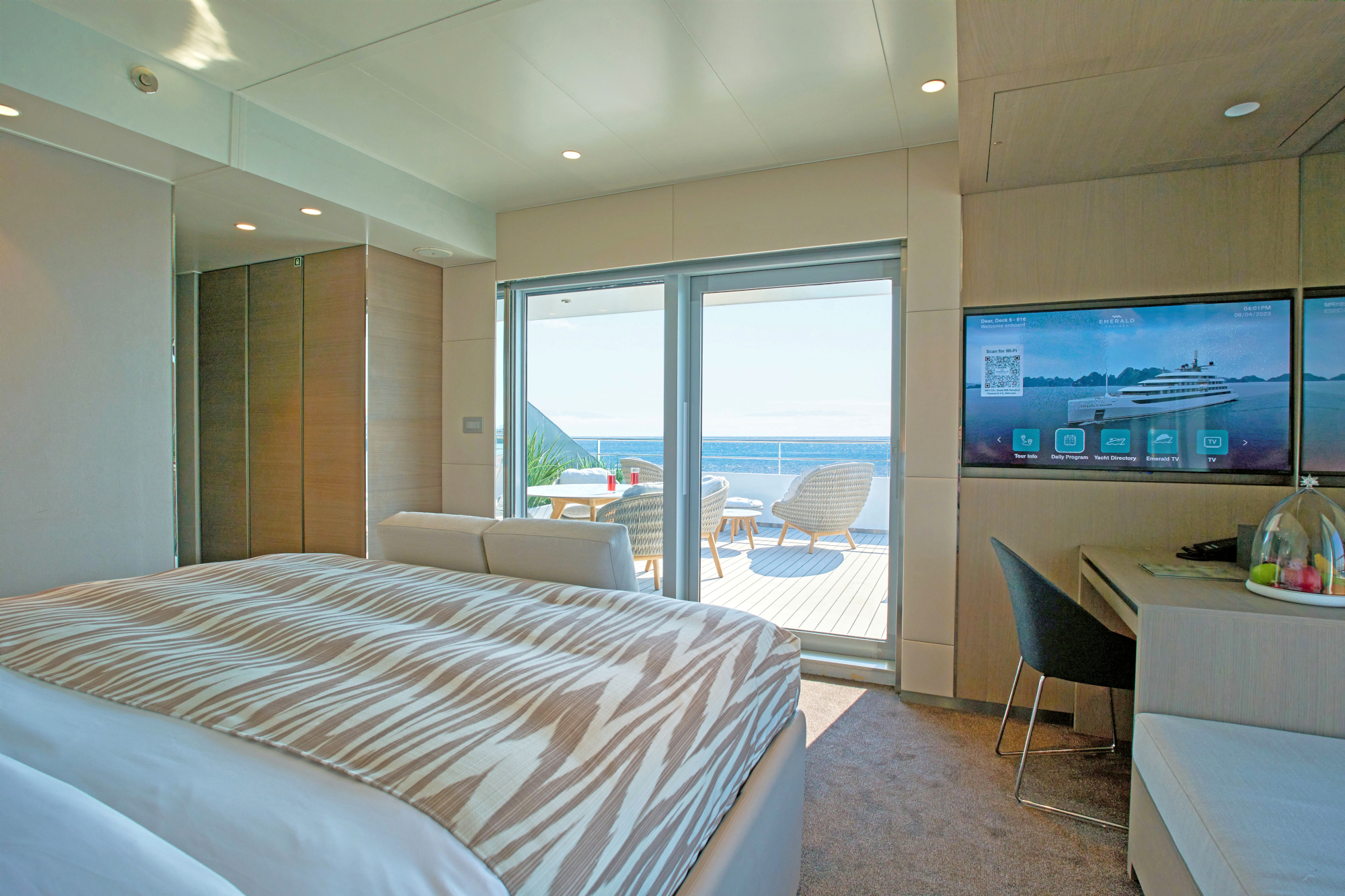 Emerald Sakara 22