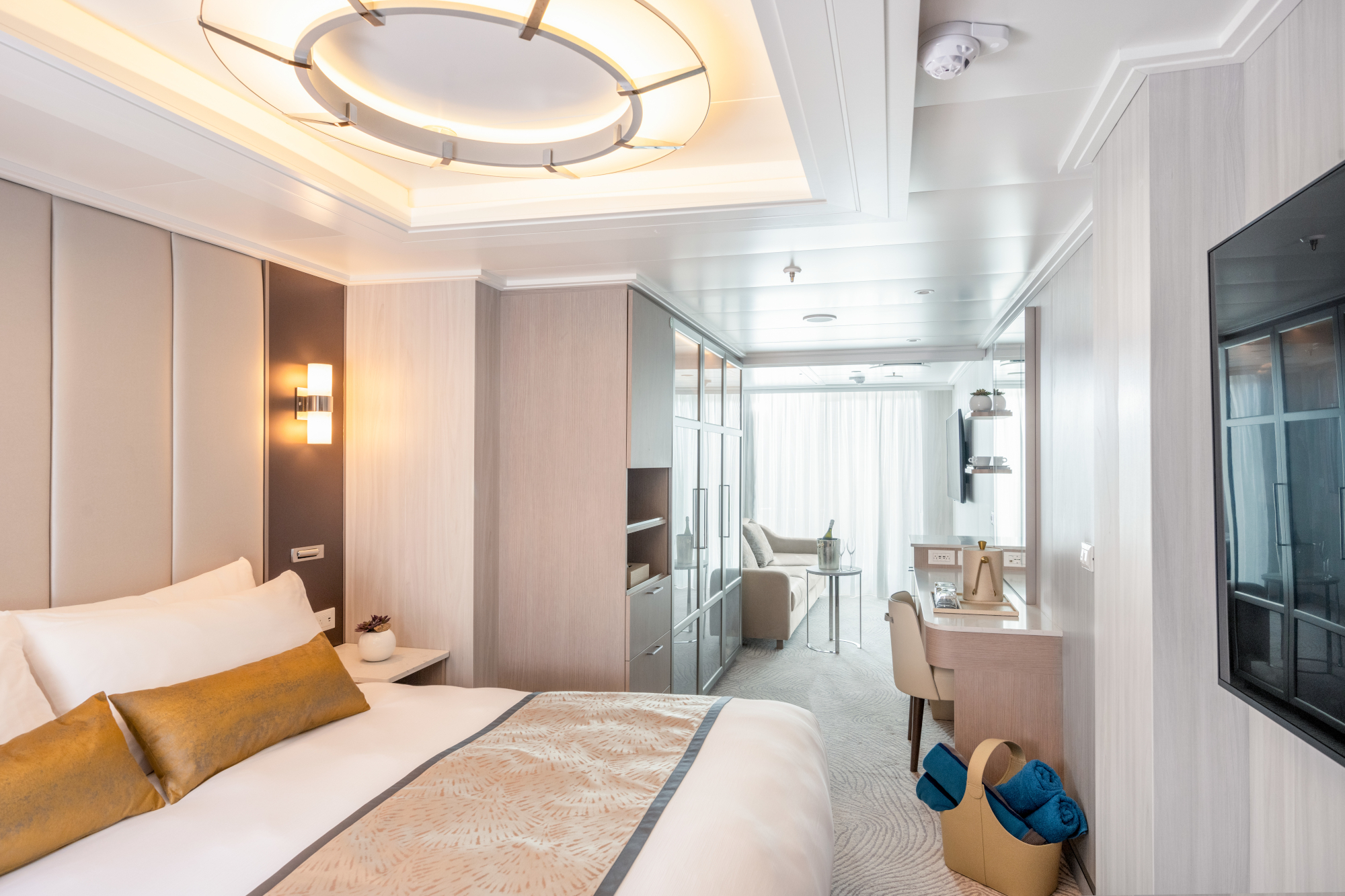 Sun Princess 44