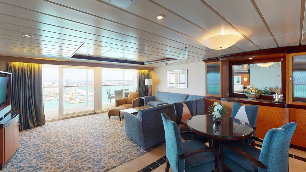 Independence of the Seas 33