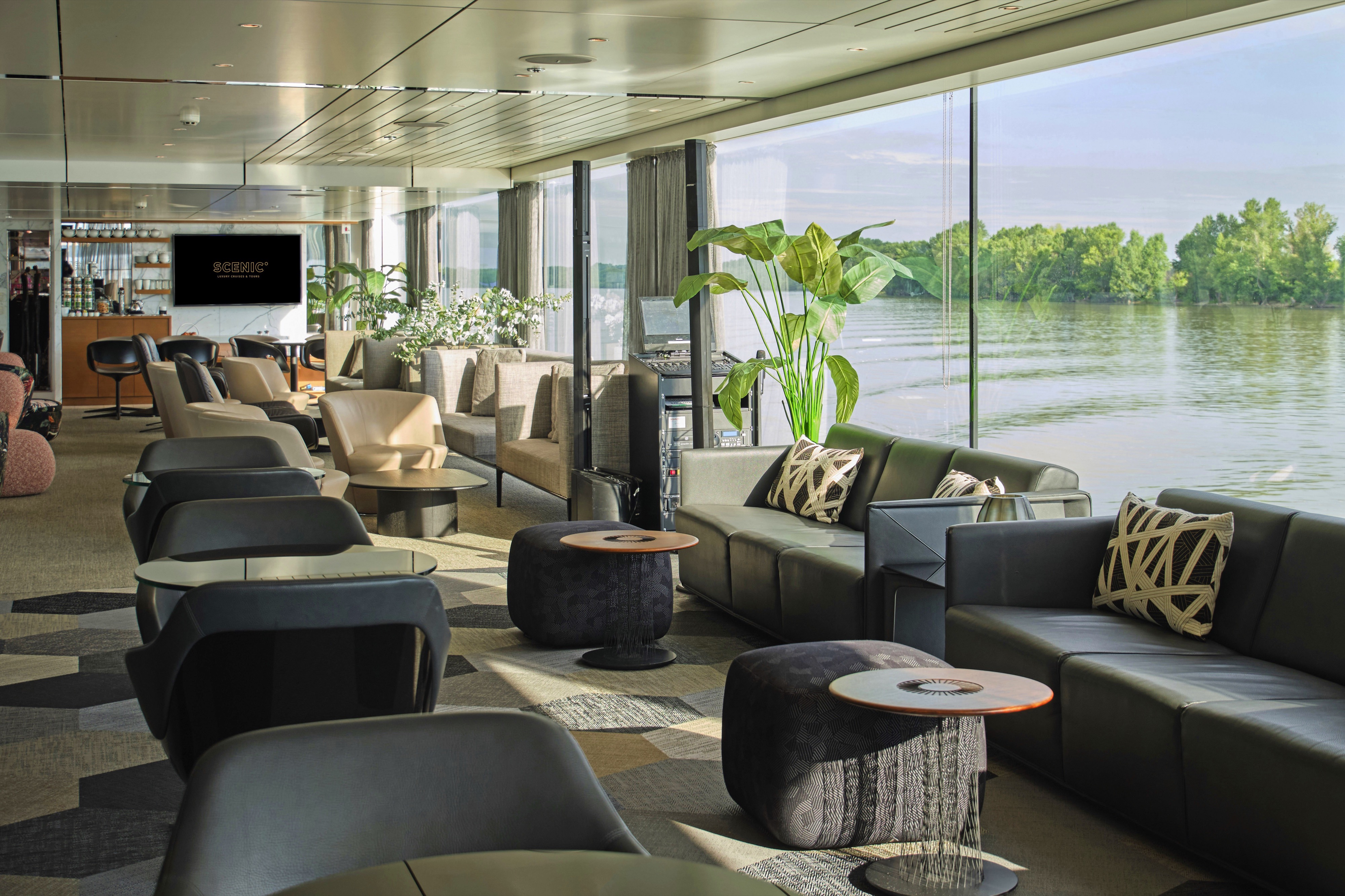 Scenic Amber 15