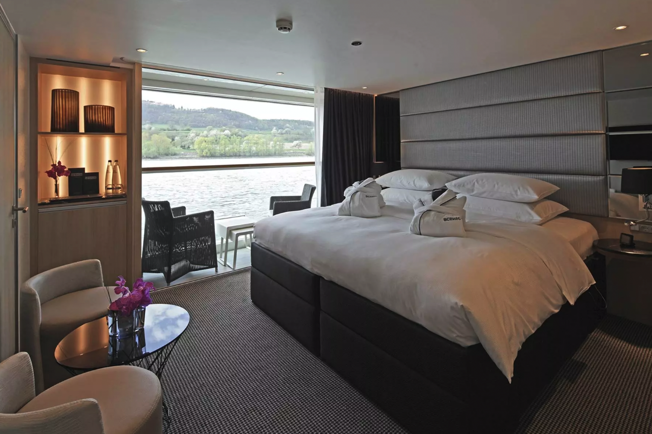Scenic Diamond 26