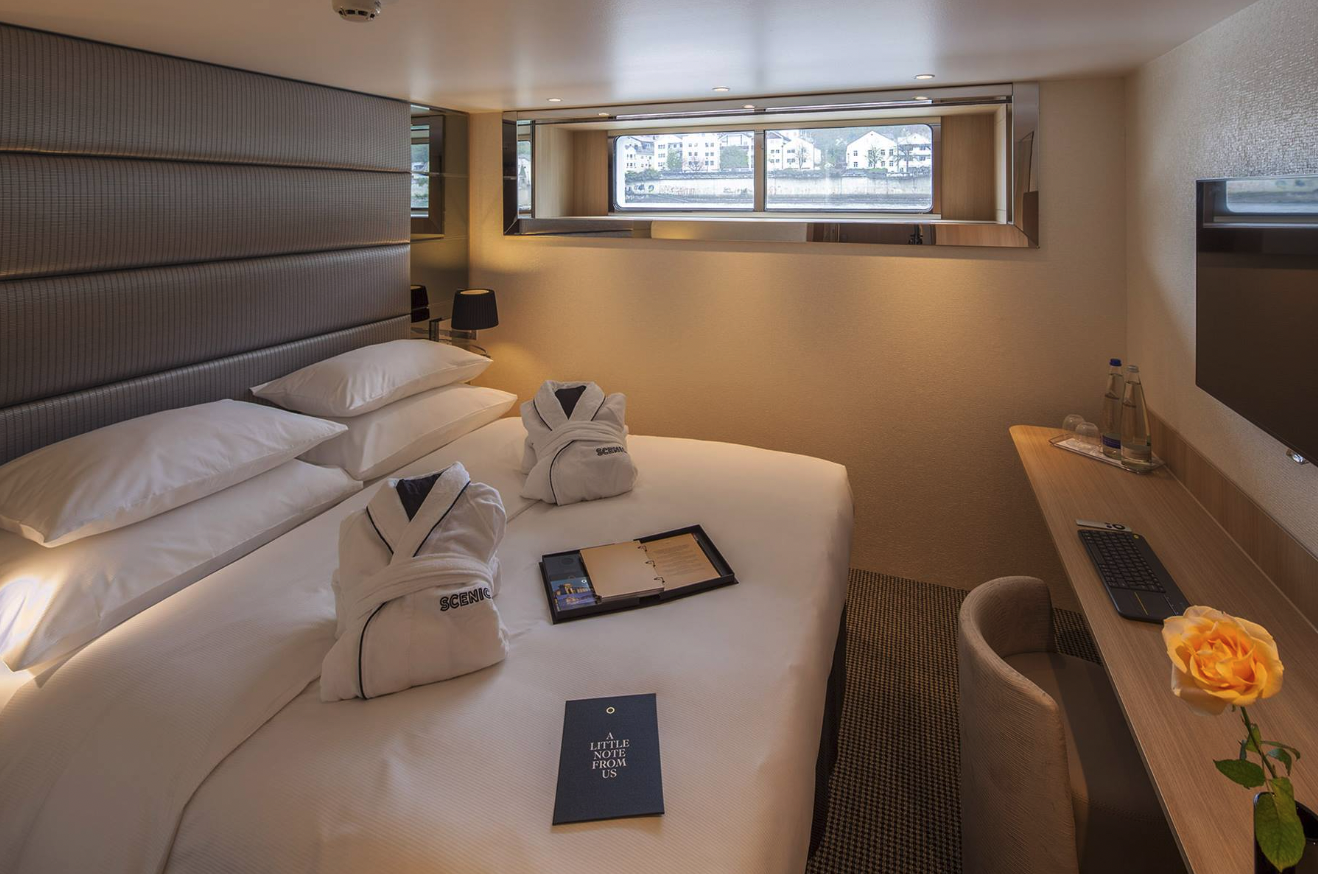 Scenic Jewel 19