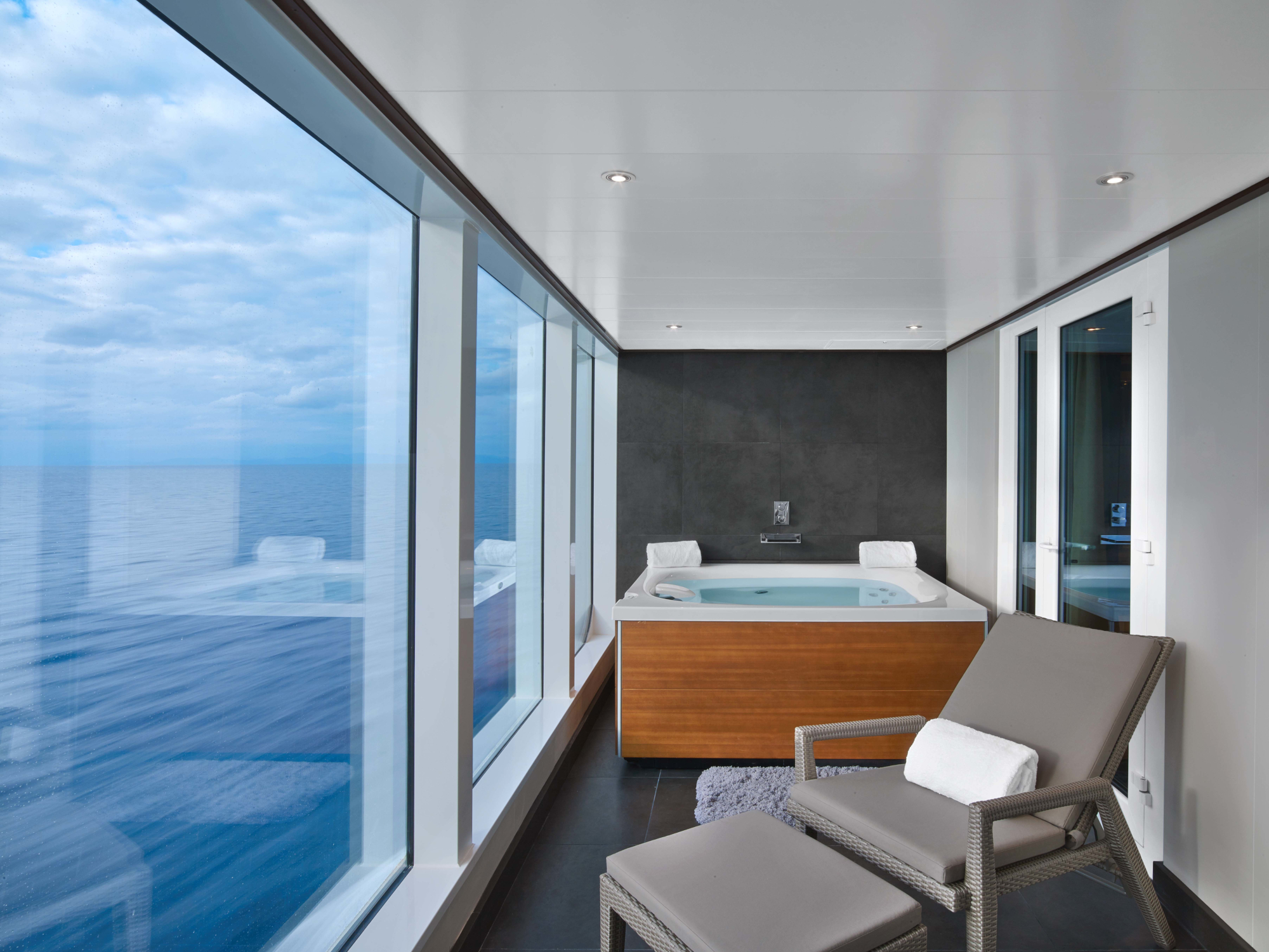 Seabourn Ovation 25