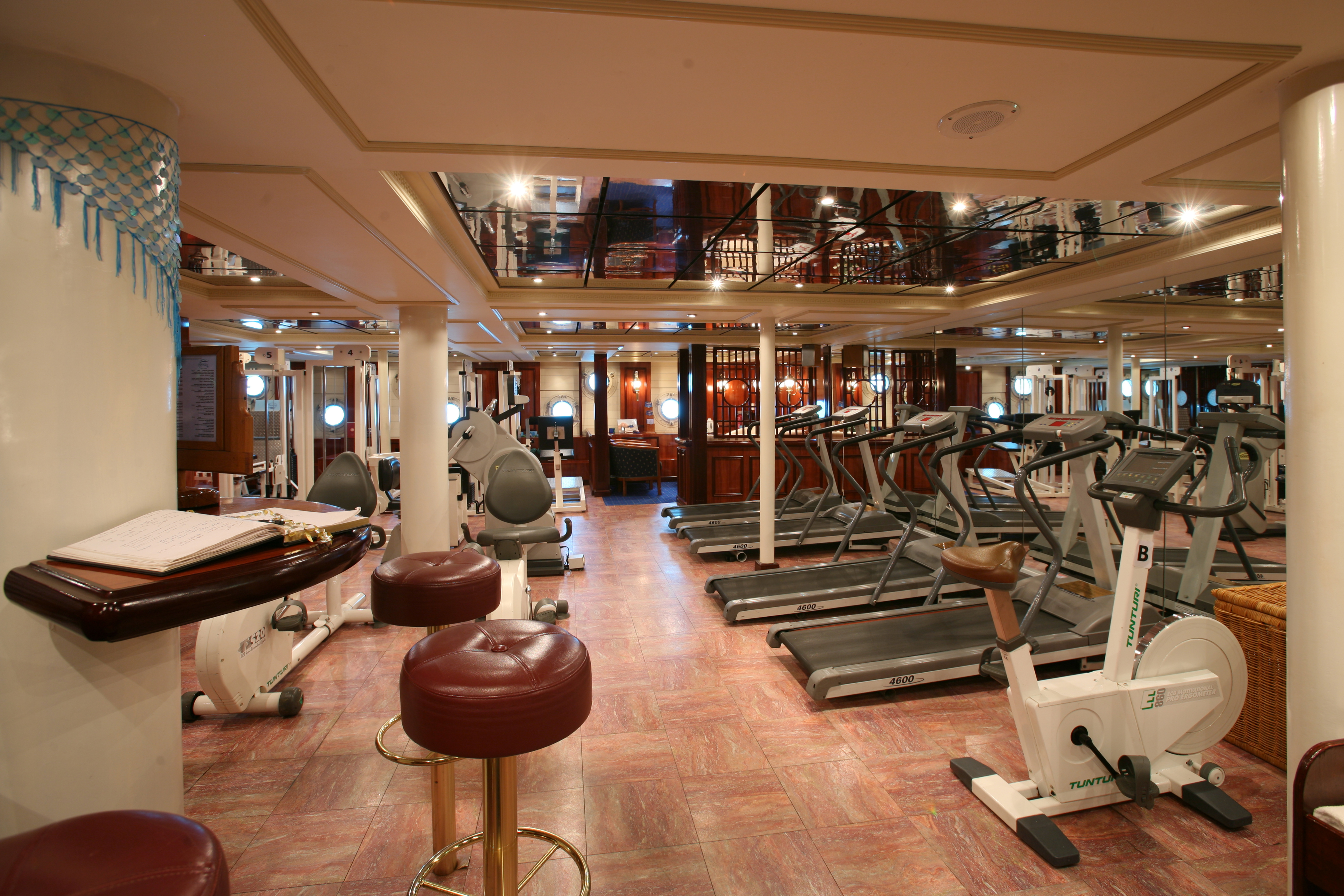 Royal Clipper 17