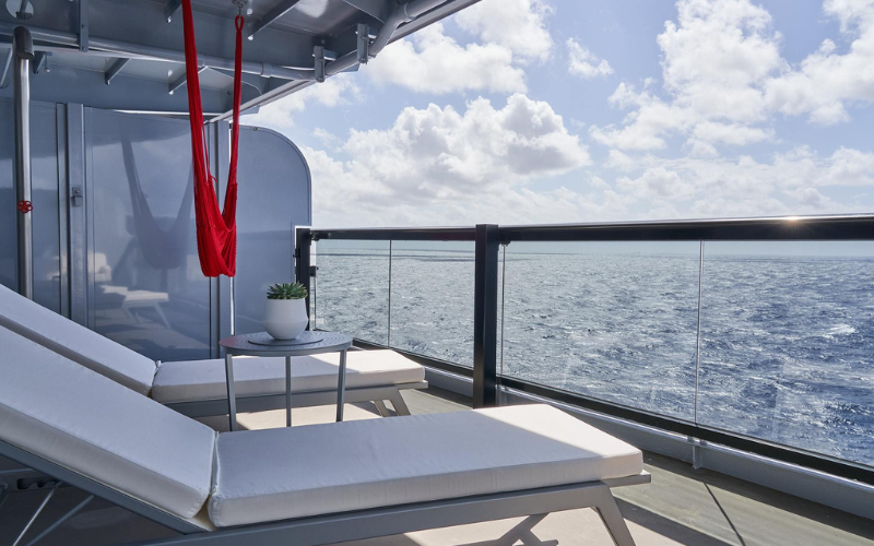 Scarlet Lady 62